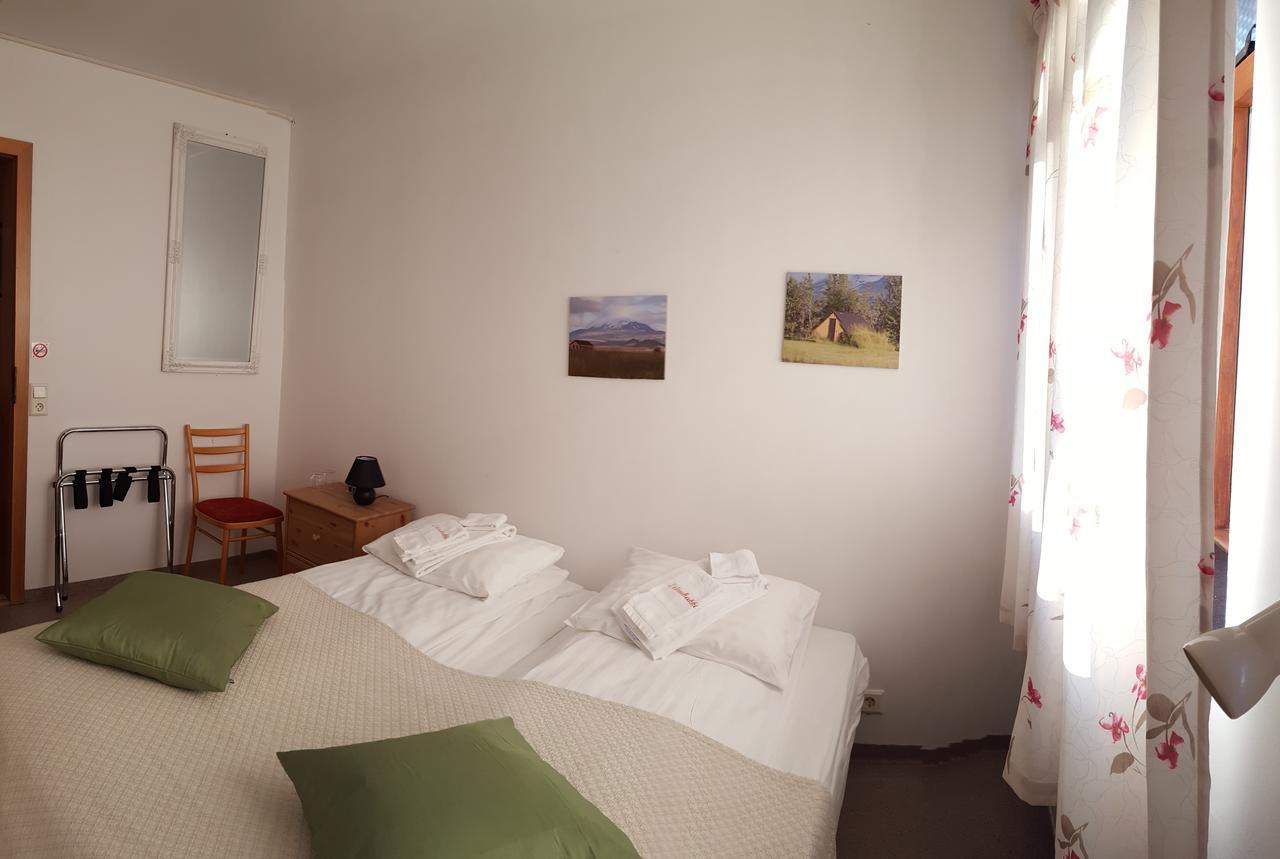 Guesthouse Leirubakki Asolfsstathir Eksteriør bilde